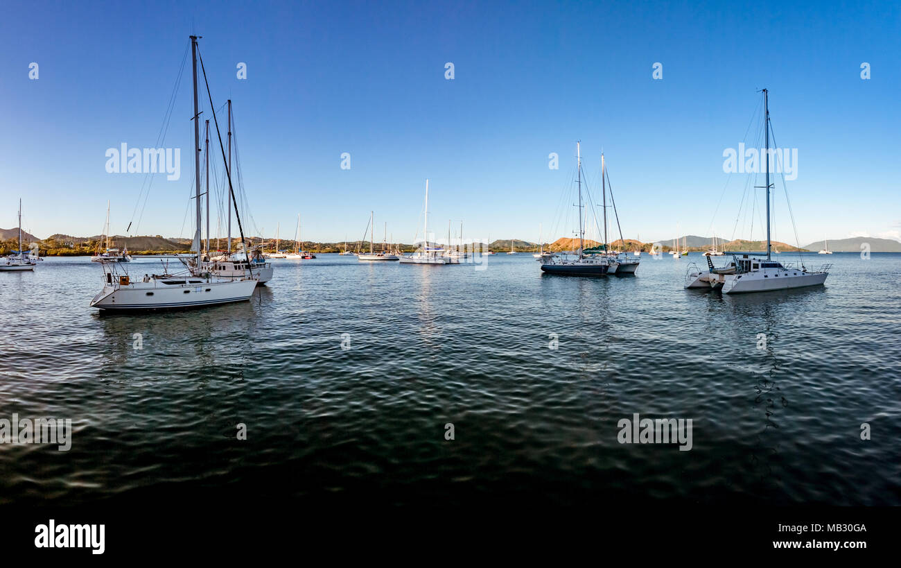 Voiliers au mouillage dans le port de plaisance de Noy être, au nord de Madagascar Banque D'Images