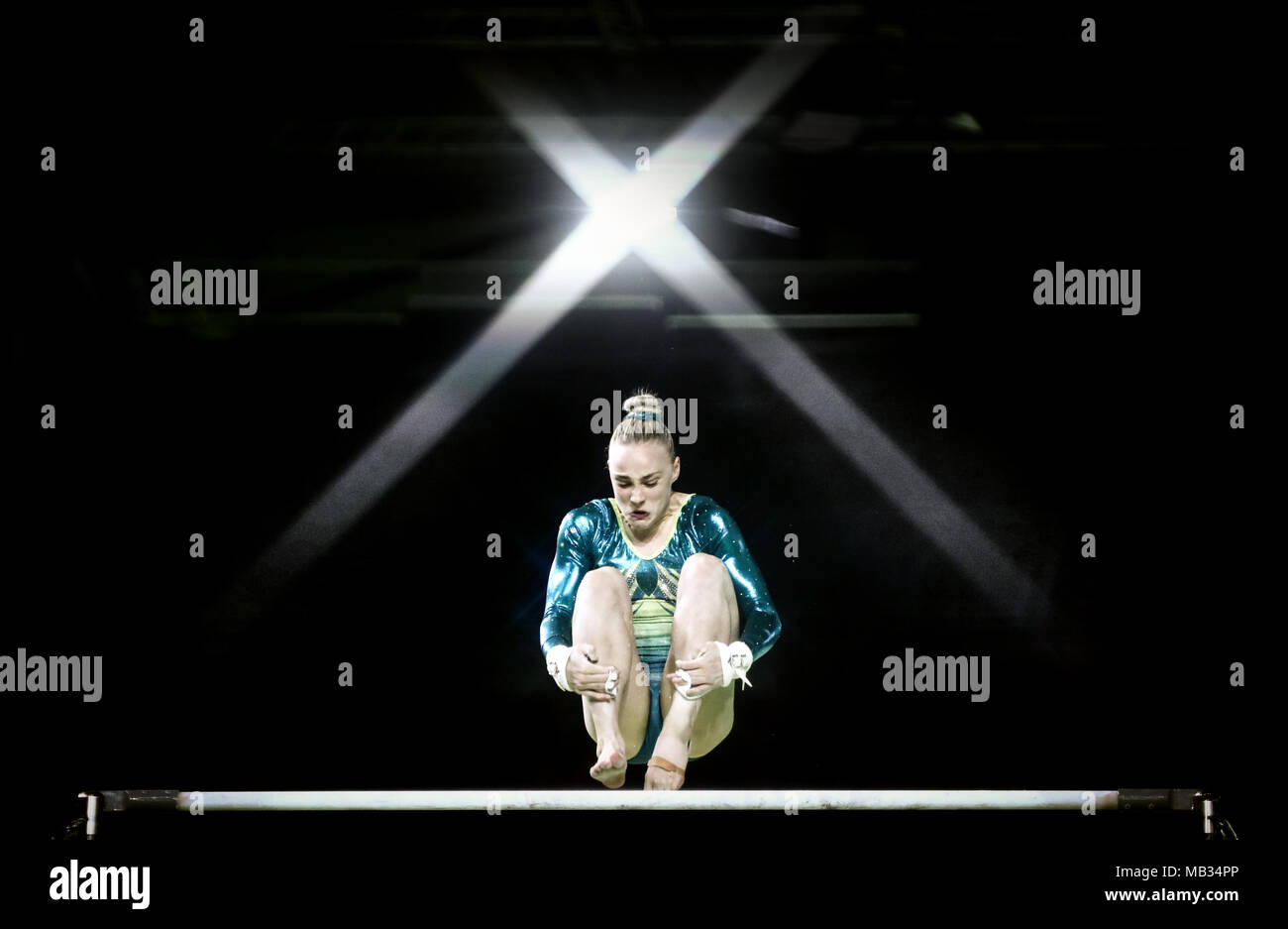 Emily Whitehead sur l'Australie sur les barres à l'Coomera Indoor Sports Center lors de la deuxième journée des Jeux du Commonwealth de 2018 dans la Gold Coast, en Australie. Banque D'Images