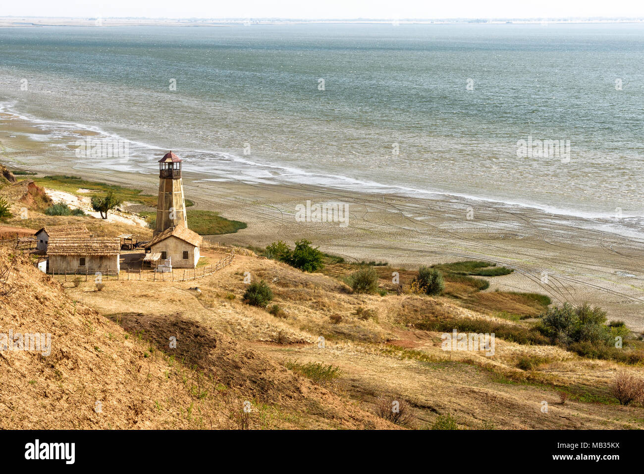 Leuchtturm près de Merzhanovo. Mer d'Azov, Rostov-sur-Don fond paysage phare. Banque D'Images