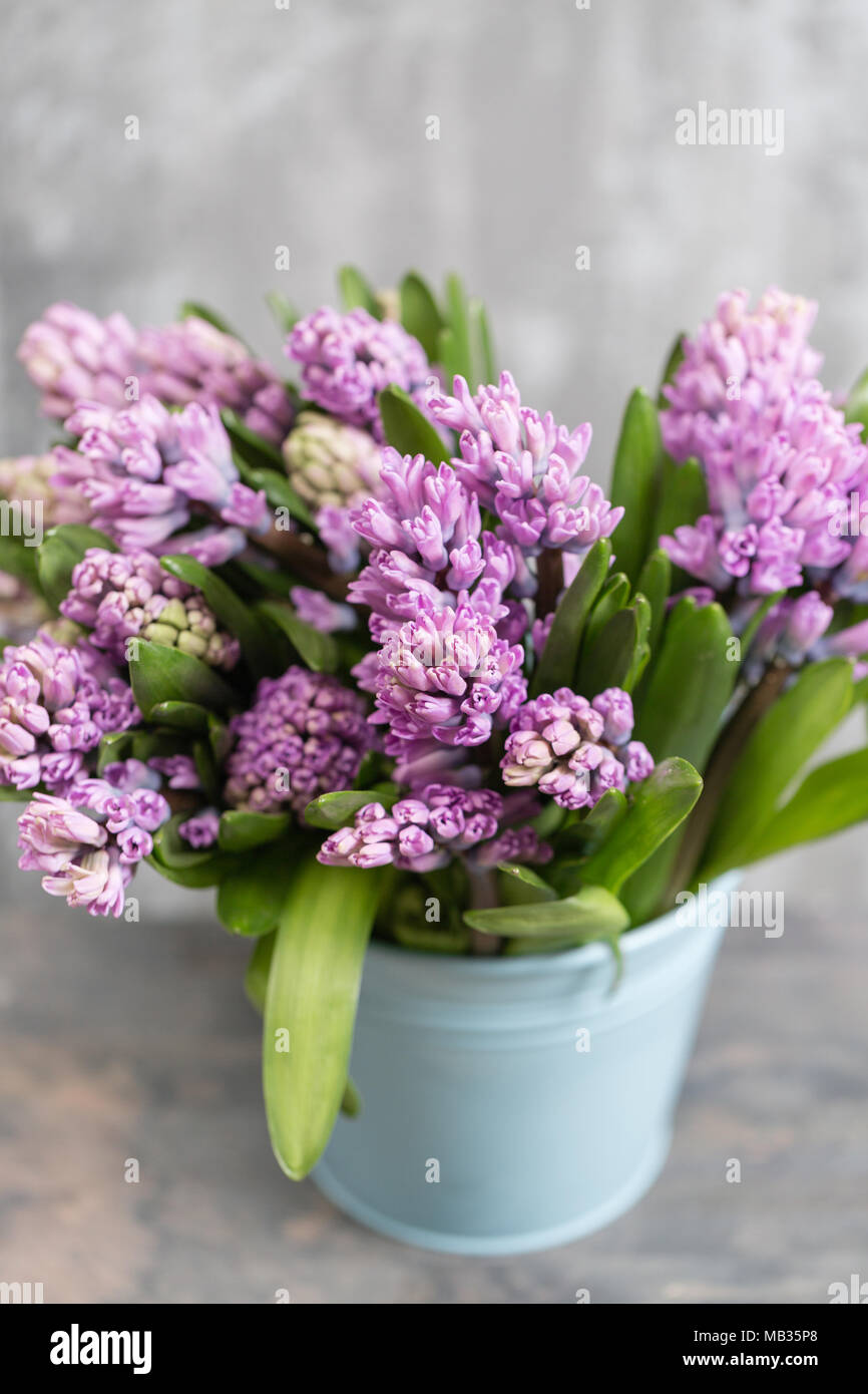 Bouquet De Belles Jacinthes Et Lilas Violet Les Fleurs De