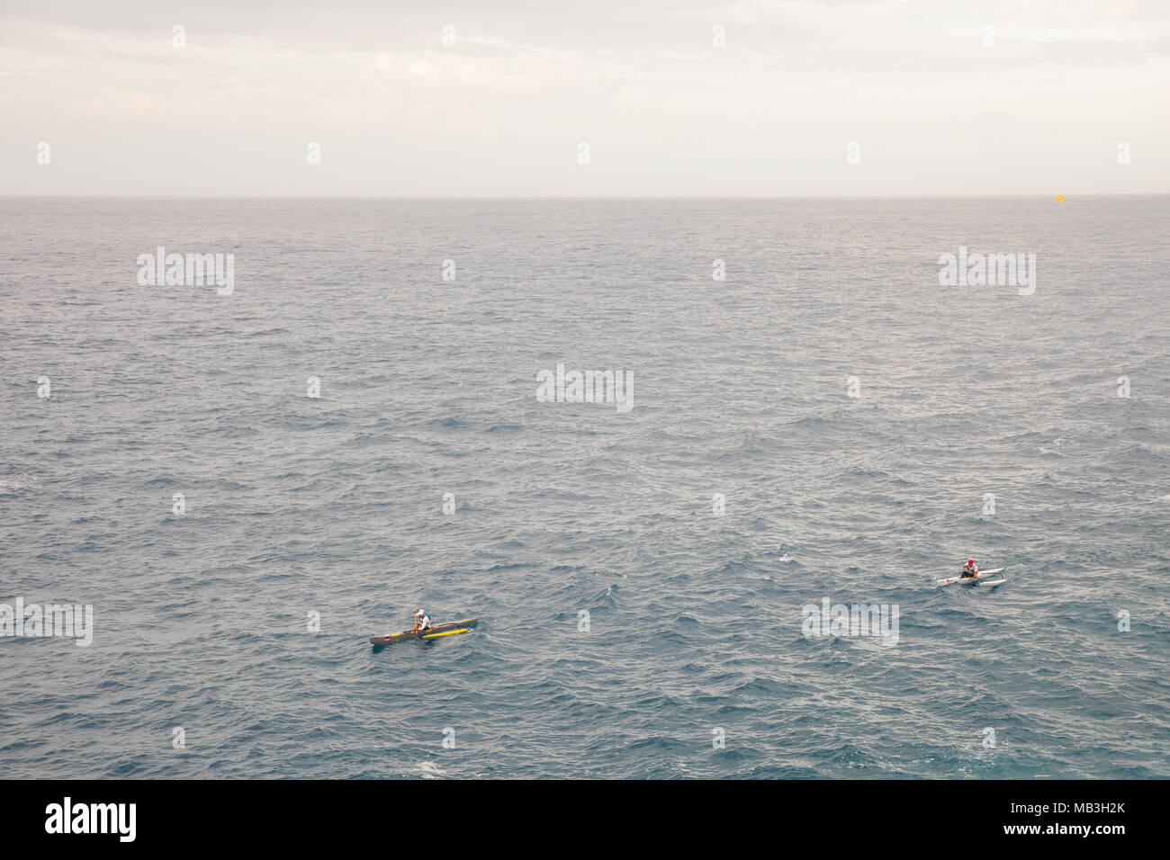 Outrigger Canoe Race Océan Pacifique Banque D'Images