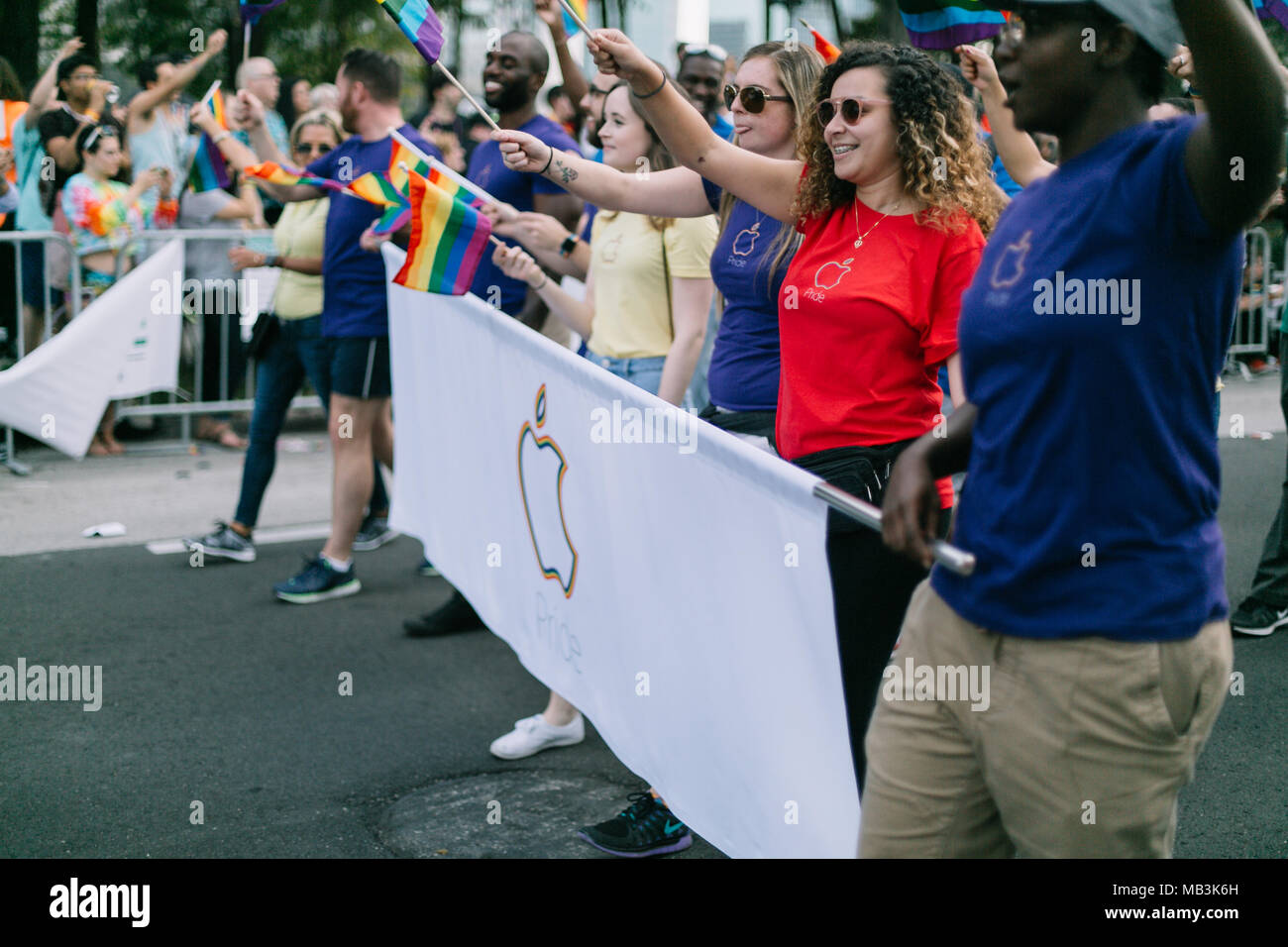 Les employés d'Apple à pied à Orlando Pride Parade (2016). Banque D'Images