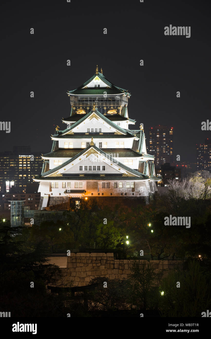 Vue nocturne du château d'Osaka, Osaka, Japon Banque D'Images