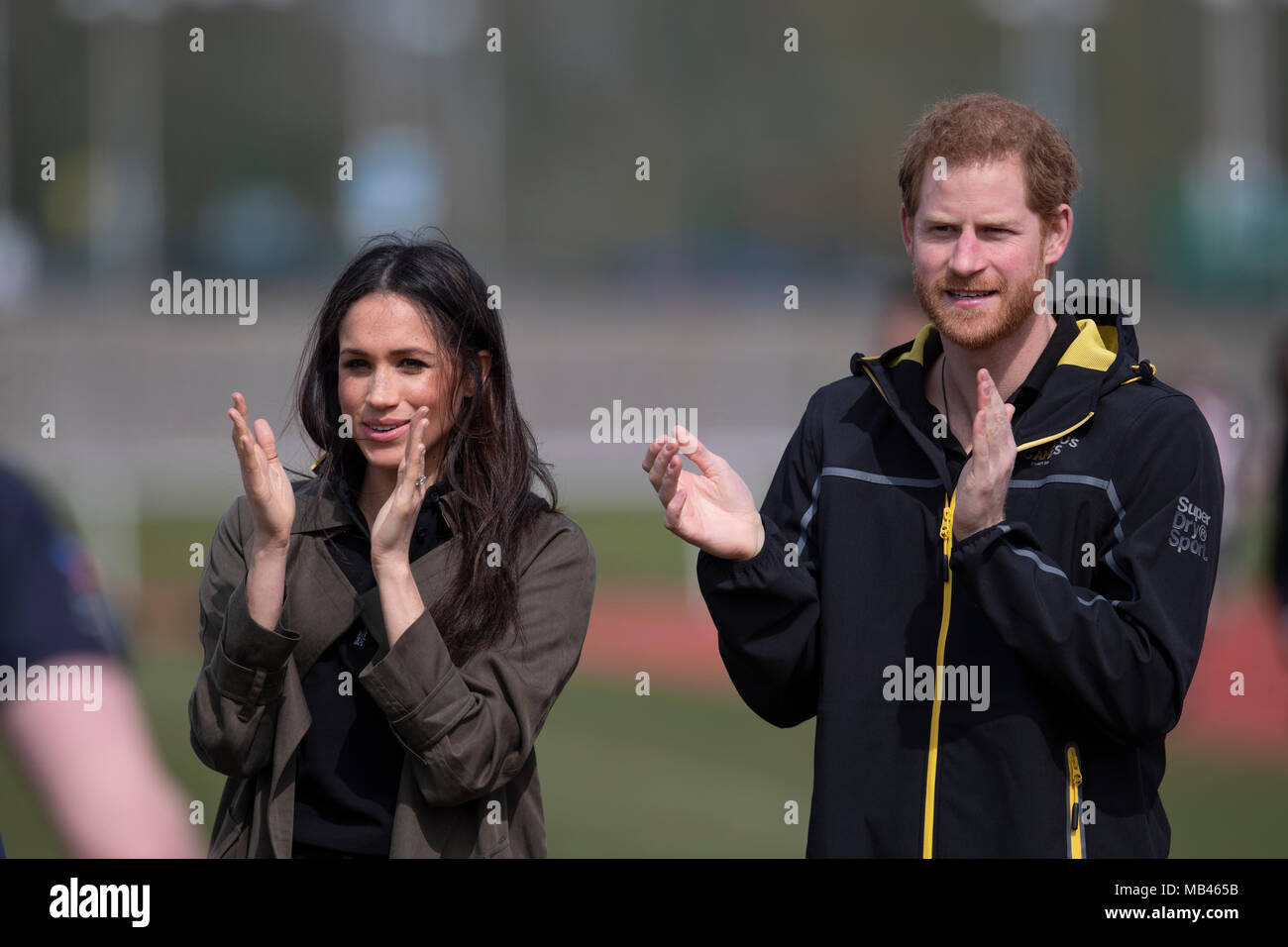 6e avril 2018 Baignoire UK Britain's Prince Harry, Patron de l'Invictus Games Foundation, et Meghan Markle assister à l'équipe britannique pour les Jeux de Sydney 2018 Invictus à l'Université de Bath Sports Training Village le vendredi 6 avril prochain. Le prince Harry et Meghan Markle rejoint Invictus espoirs Jeux comme ils l'essayer sur la piste d'athlétisme et sur le terrain, avant de rencontrer ceux qui prennent part à l'indoor volleyball assis essais cliniques. Banque D'Images