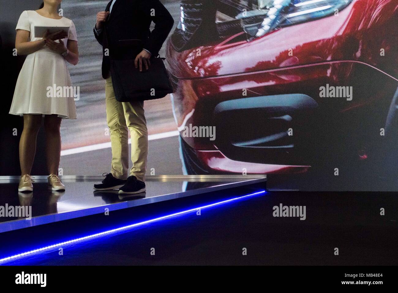 Poznan, Pologne, Grande Pologne. 6ème apr 2018. Poznan Motor Show 2018 est le plus grand de l'automobile en France et le quatrième en Europe. L'édition de cette année présente des véhicules en quatre salons : auto, moto, caravaning, camion et s'est tenu sous le slogan ''otorization de demain''. À la foire, vous pouvez voir plus de 60 premières mondiales de l'automobile, les concept cars et une vision de l'avenir de l'automobile par les concepteurs et les ingénieurs. Credit : Dawid Tatarkiewicz/ZUMA/Alamy Fil Live News Banque D'Images