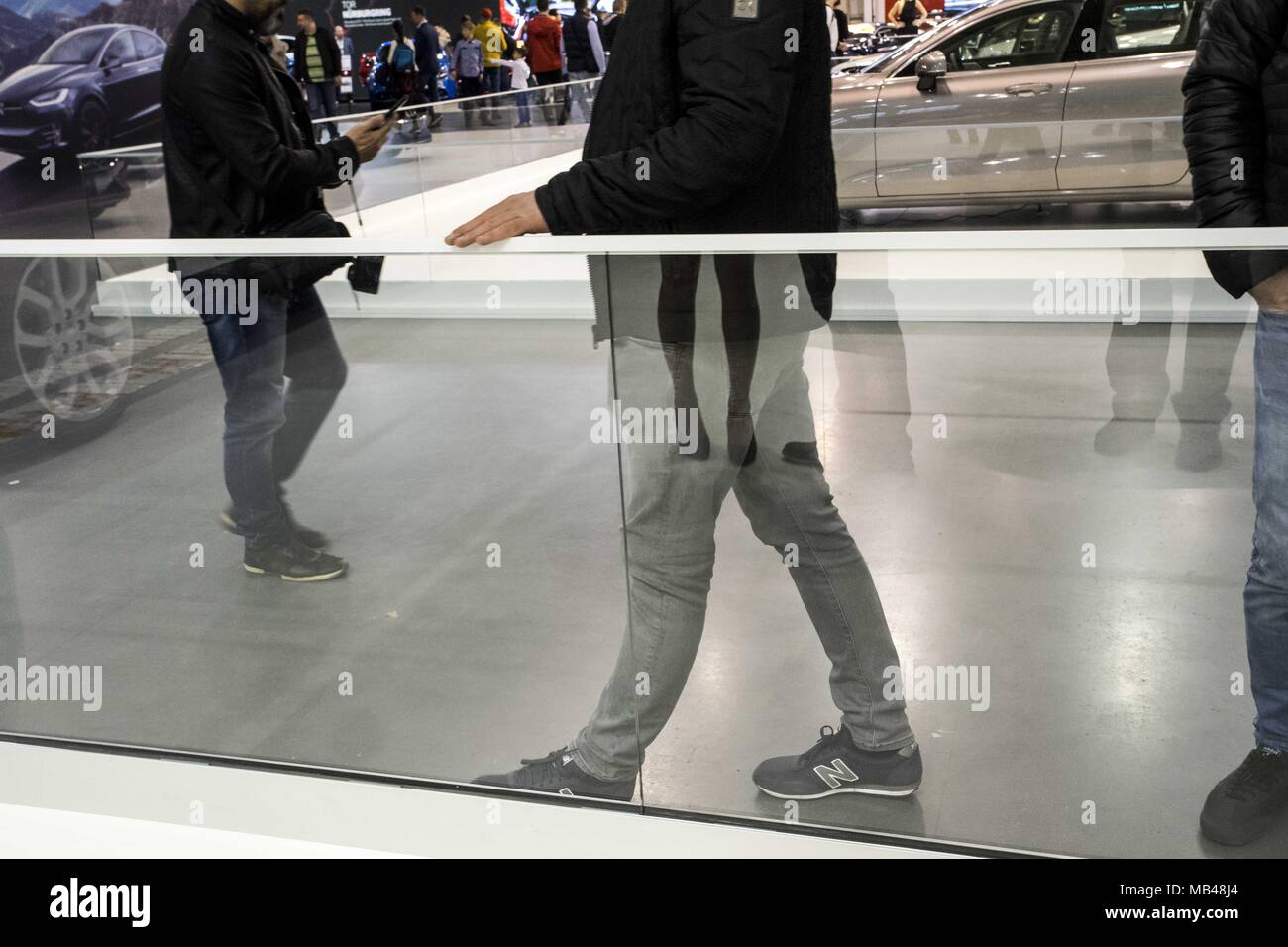 Poznan, Pologne, Grande Pologne. 6ème apr 2018. Poznan Motor Show 2018 est le plus grand de l'automobile en France et le quatrième en Europe. L'édition de cette année présente des véhicules en quatre salons : auto, moto, caravaning, camion et s'est tenu sous le slogan ''otorization de demain''. À la foire, vous pouvez voir plus de 60 premières mondiales de l'automobile, les concept cars et une vision de l'avenir de l'automobile par les concepteurs et les ingénieurs. Credit : Dawid Tatarkiewicz/ZUMA/Alamy Fil Live News Banque D'Images