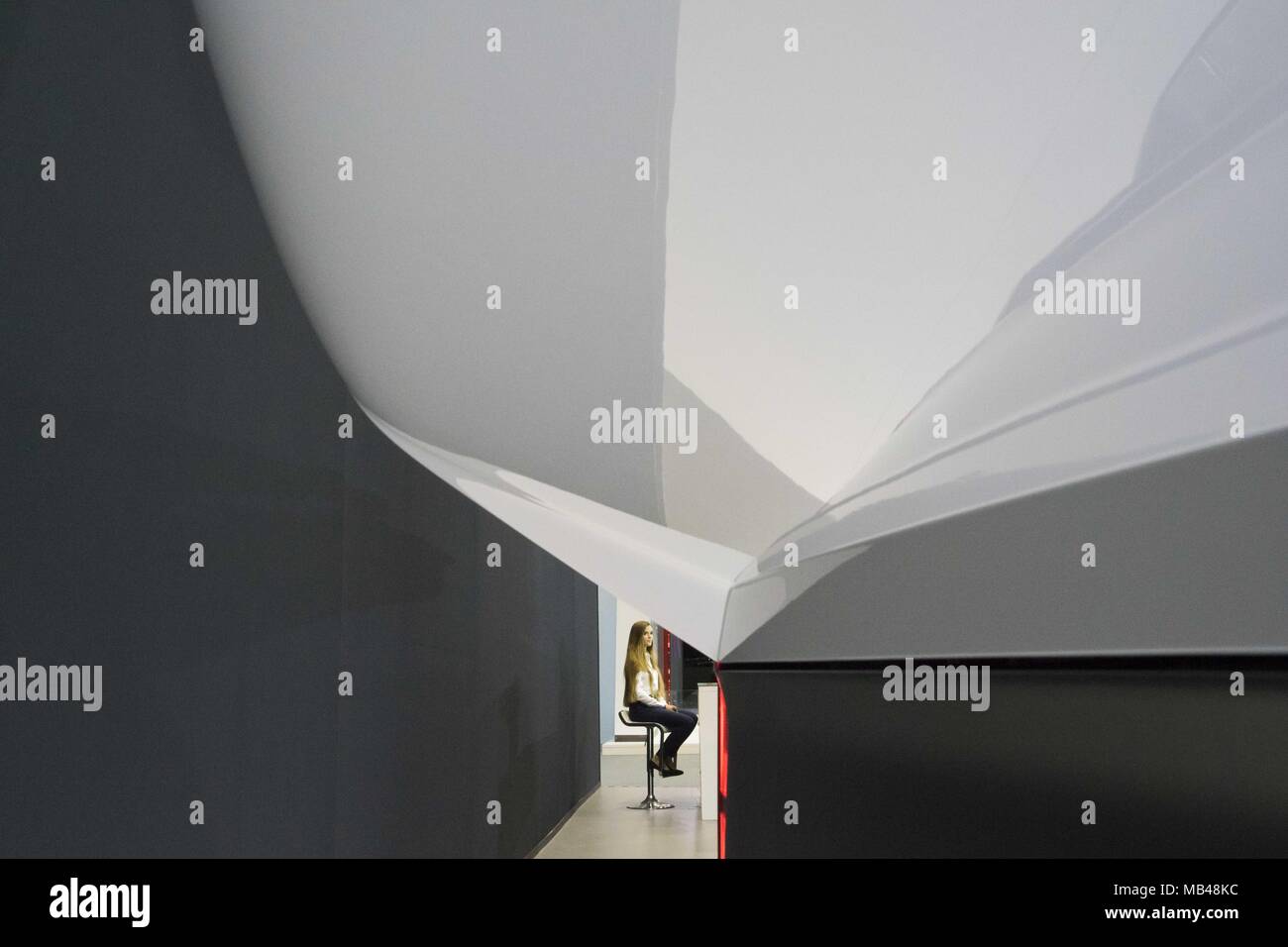 Poznan, Pologne, Grande Pologne. 6ème apr 2018. Poznan Motor Show 2018 est le plus grand de l'automobile en France et le quatrième en Europe. L'édition de cette année présente des véhicules en quatre salons : auto, moto, caravaning, camion et s'est tenu sous le slogan ''otorization de demain''. À la foire, vous pouvez voir plus de 60 premières mondiales de l'automobile, les concept cars et une vision de l'avenir de l'automobile par les concepteurs et les ingénieurs. Credit : Dawid Tatarkiewicz/ZUMA/Alamy Fil Live News Banque D'Images