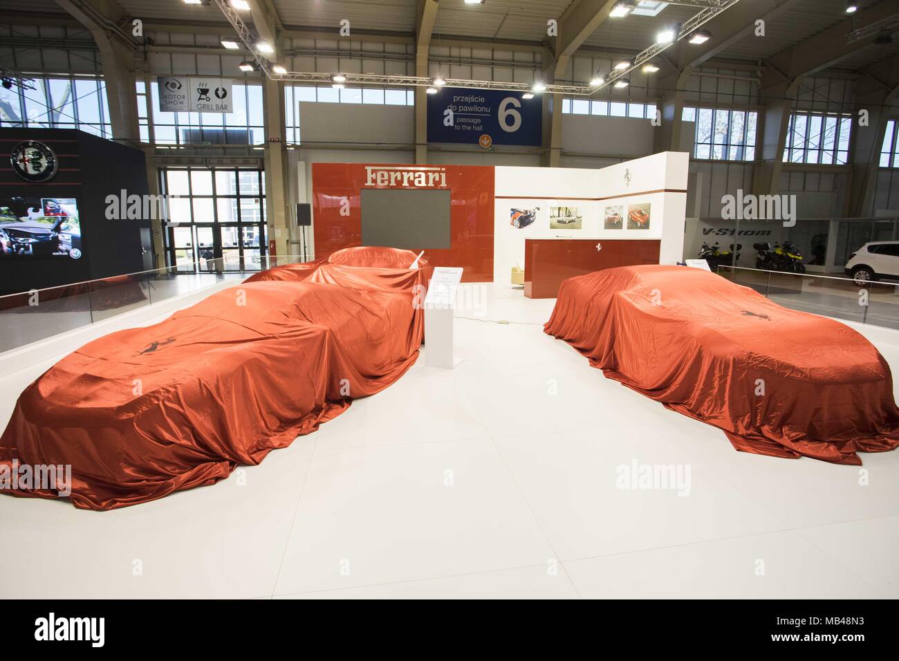 Poznan, Pologne, Grande Pologne. 6ème apr 2018. Poznan Motor Show 2018 est le plus grand de l'automobile en France et le quatrième en Europe. L'édition de cette année présente des véhicules en quatre salons : auto, moto, caravaning, camion et s'est tenu sous le slogan ''otorization de demain''. À la foire, vous pouvez voir plus de 60 premières mondiales de l'automobile, les concept cars et une vision de l'avenir de l'automobile par les concepteurs et les ingénieurs. Credit : Dawid Tatarkiewicz/ZUMA/Alamy Fil Live News Banque D'Images