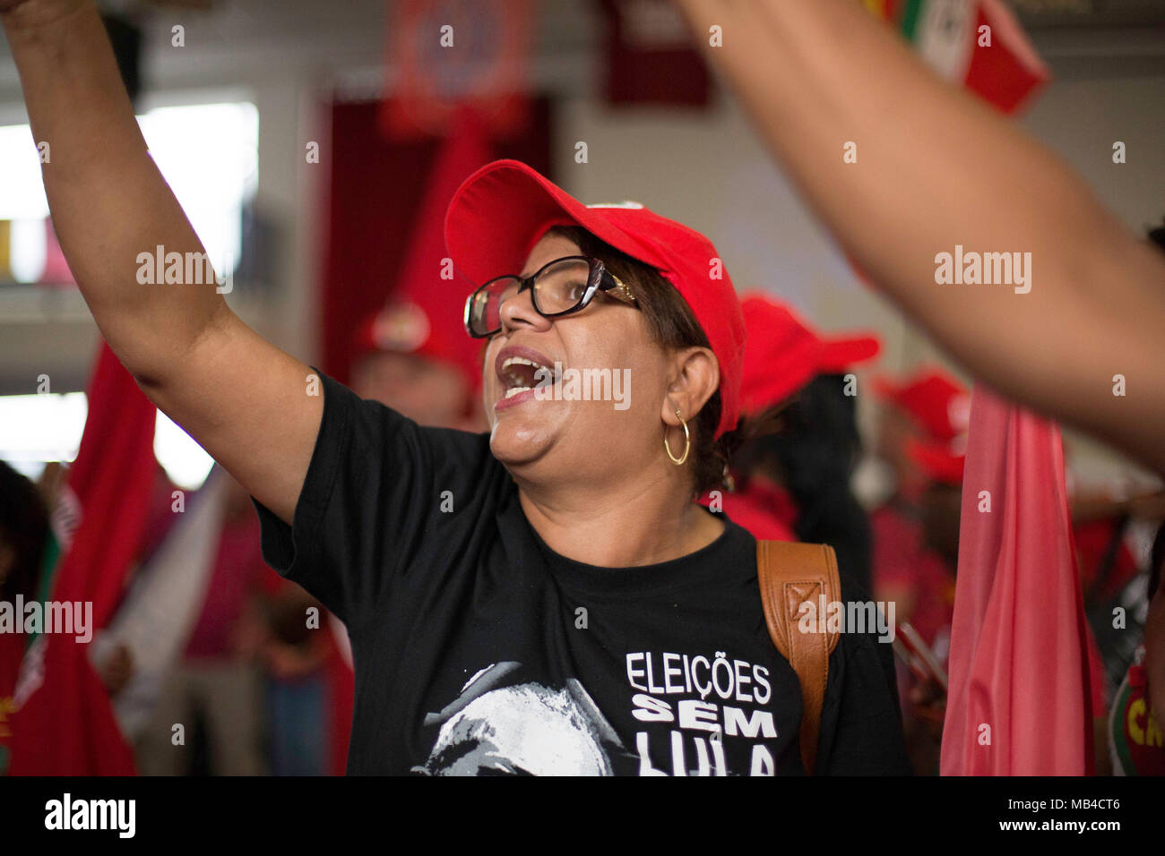 SÃO Bernardo do Campo, SP - 06.04.2018 : MOVIMENTAÇÃO SINDICATO DOS METALÚRGICOS SP - Mouvement dans la métallurgie&# 39 ; unionlduilding à São Bernardo do Campo ce matin (06). Là, l'ancien président Lula a été tenu d'aftenviction juge de Sérgio Moro. (Photo : Bruno Rocha/Fotoarena) Banque D'Images