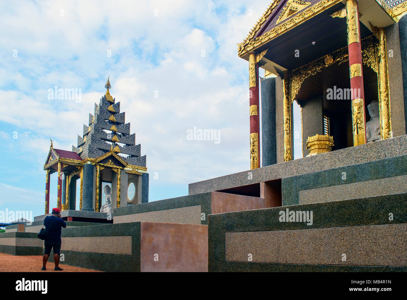 L'architecture du temple bouddhiste et le Myanmar dans le style pagode Batang Galang, Bintan Island - Indonésie Banque D'Images