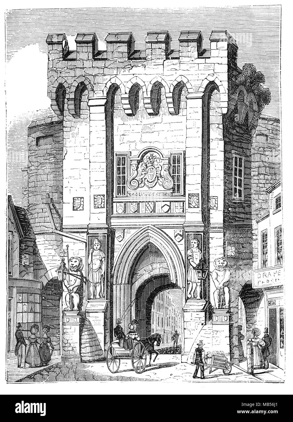 La Guérite médiévale Bargate,a été construit autour de 1180 dans le centre-ville de Southampton, Hampshire, Angleterre. Construit en époque Normande dans le cadre de la ville de Southampton, c'était la porte principale de la ville. Des modifications ont été apportées à l'immeuble autour de 1290, lorsqu'un grand tour du tambour ont été ajoutés à la côté nord, avec fente flèche windows. Banque D'Images