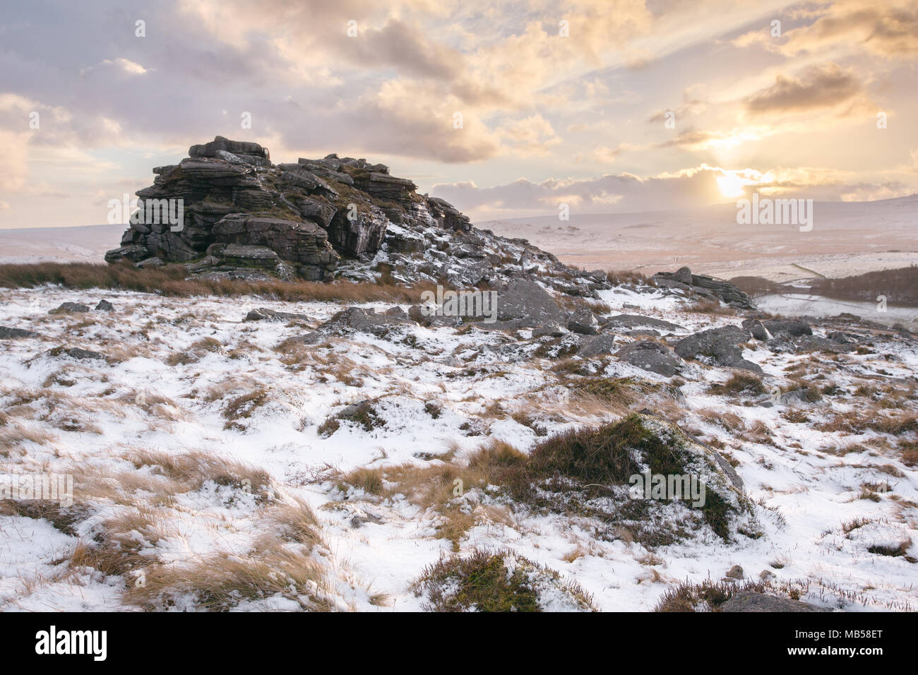 La neige sur le Parc National de Dartmoor Tor plus Devon Uk Banque D'Images La neige sur le Parc National de Dartmoor Tor plus Devon Uk Banque D'Images