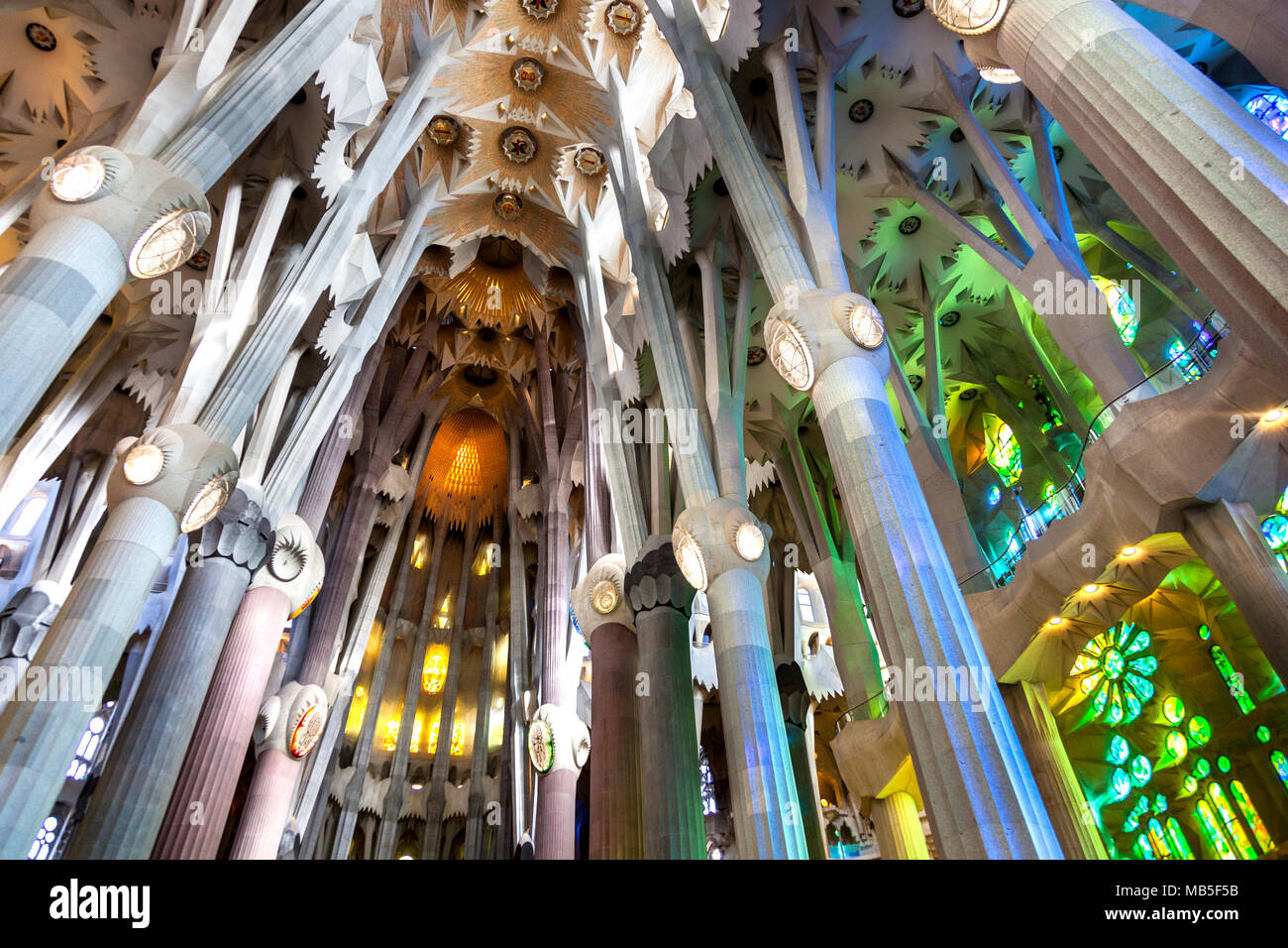 Intérieur De La Basilique De La Sagrada Familia Dantoni Gaudi à Barcelone Espagne Photo Stock