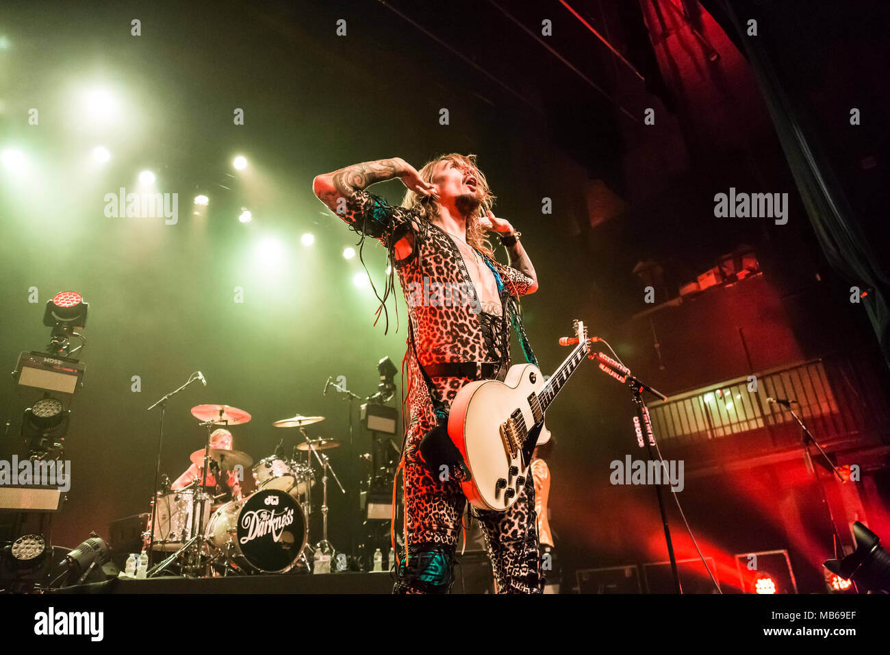 L'obscurité kick off leur tour de se parader à Los Angeles, CA Banque D'Images