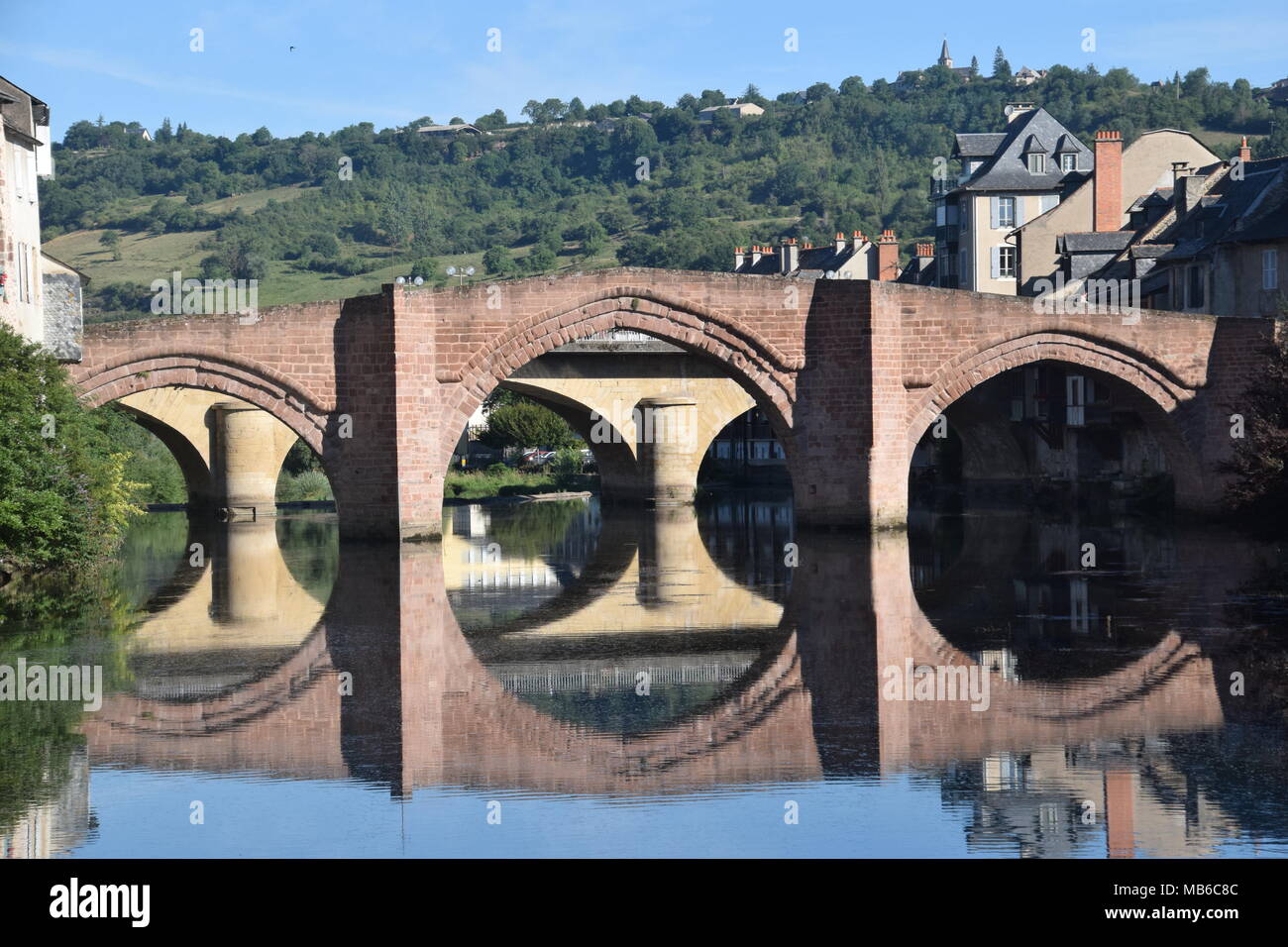 Vieux pont à Espalion, Aveyron, France Banque D'Images