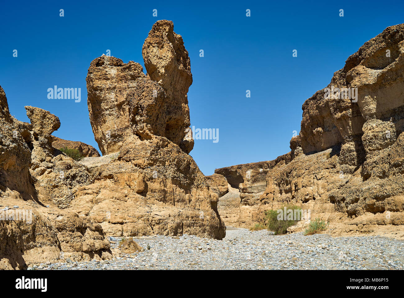 Canyon de Sesriem avec la rivière Tsauchab, désert du Namib, Namibie, Afrique Banque D'Images