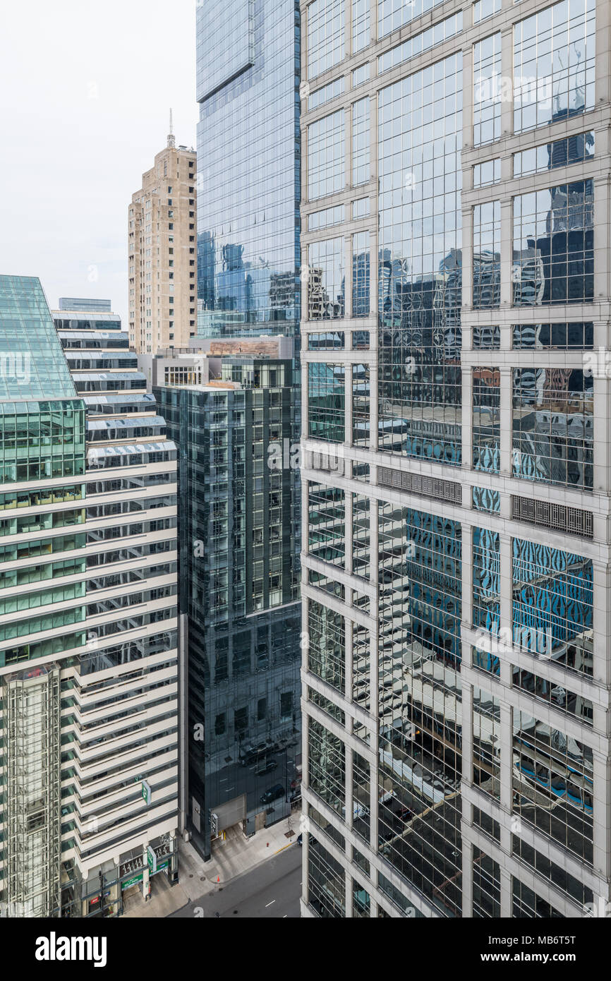 203 N. LaSalle et 77 bâtiments Wacker W. Banque D'Images