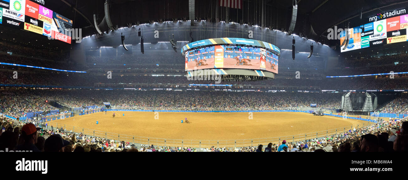 Vue panoramique de l'intérieur du stade pendant la NRG Houston Livestock  Show and Rodeo, Houston Texas USA Photo Stock - Alamy