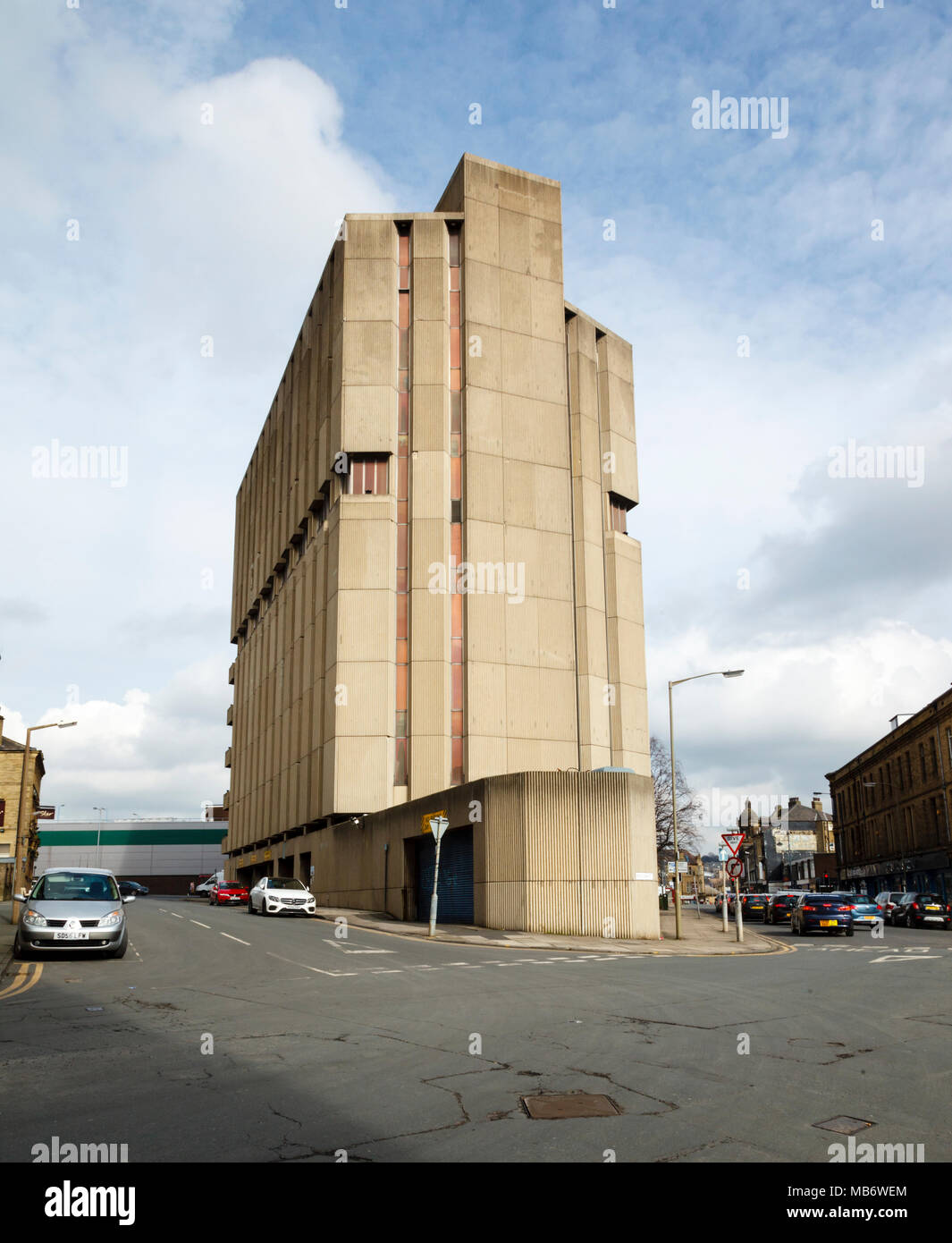 Le West Yorkshire Building Society immeuble de bureaux est restée vide et inutilisé depuis des décennies dans le centre-ville de Bradford, West Yorkshire Banque D'Images