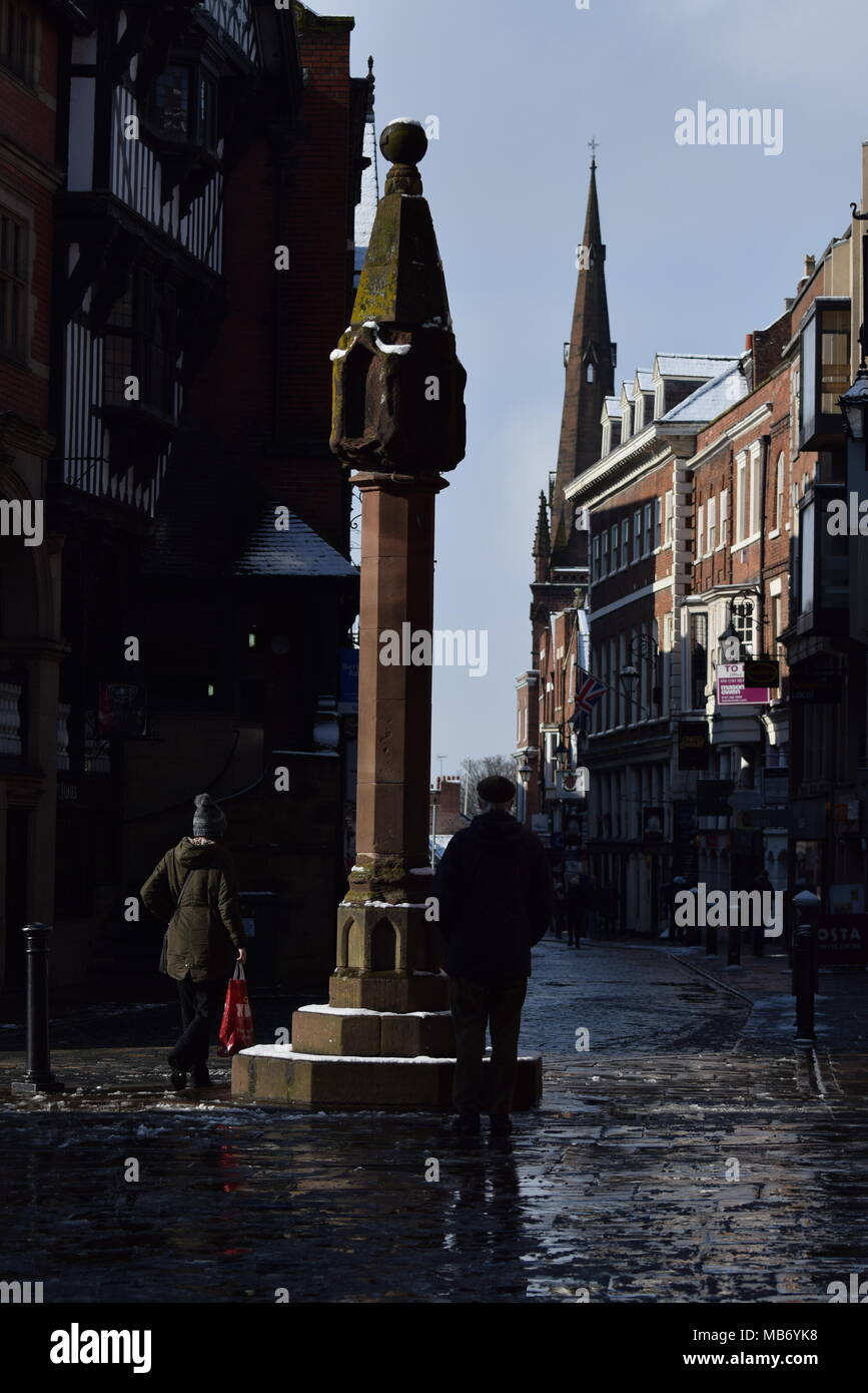 Chester's High Cross debout sur un hivers froid matin Banque D'Images