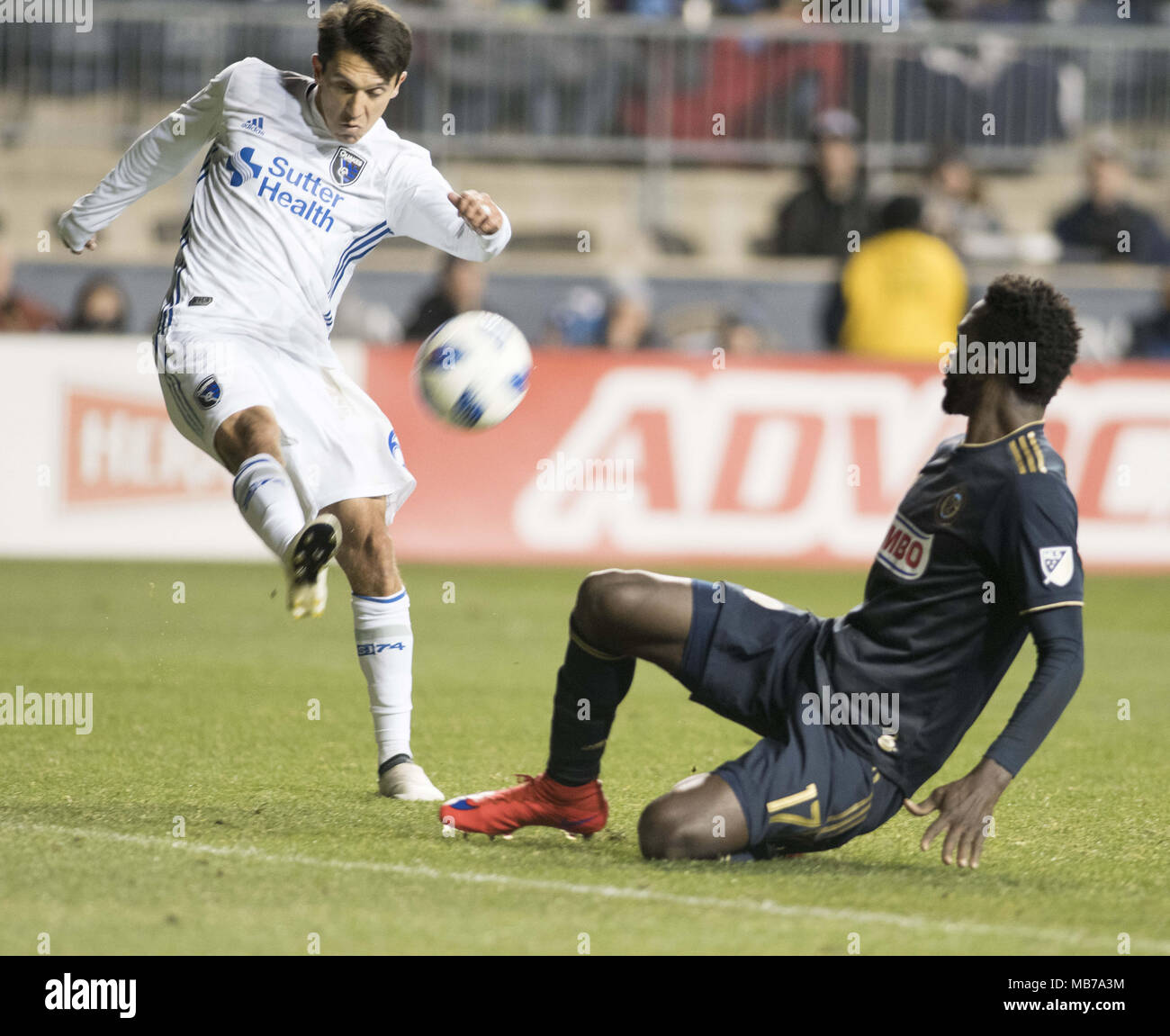 Chester, Pennsylvanie, USA. Apr 7, 2018. L'Union européenne (17) CJ SAPONG rivalise pour la balle contre San Jose's, SHEA SALINAS, (6) au stade de l'énergie Talen Chester Ohio Crédit : Ricky Fitchett/ZUMA/Alamy Fil Live News Banque D'Images