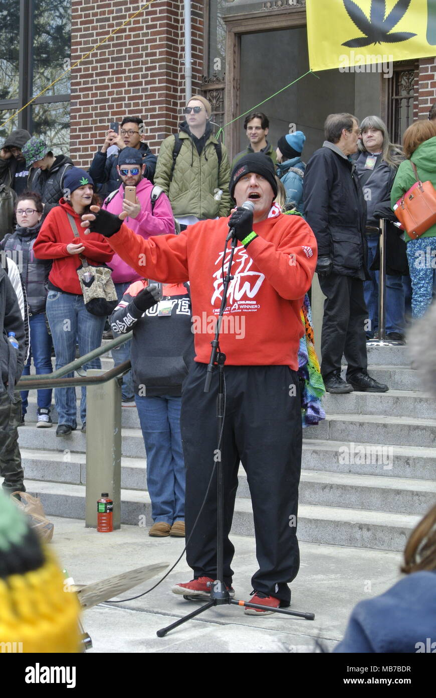 Ann Arbor, Michigan, USA. 7 avril 2018. A pris sa retraite, des Red Wings de Detroit Darren McCarty, parlant à la 47e événement annuel Hash Bash. Crédit, Jeffrey Wickett/Alamy Live News. Banque D'Images