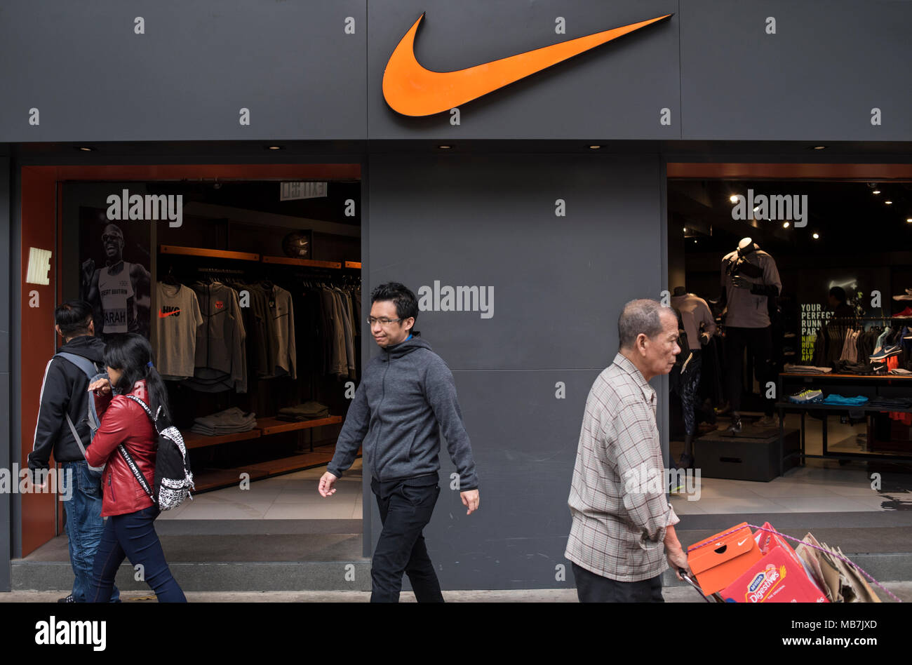 La société multinationale américaine de l'habillement boutique Nike à Wan  Chai, Hong Kong Photo Stock - Alamy