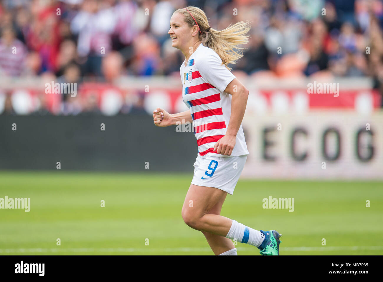 Houston, TX, USA. 8Th apr 2018. États-unis d'Amérique terrain Lindsey Horan (9) célèbre son but lors d'un match amical de football entre le Mexique et les USA au stade BBVA Compass à Houston, TX. USA a remporté le match 6-2.Trask Smith/CSM/Alamy Live News Banque D'Images