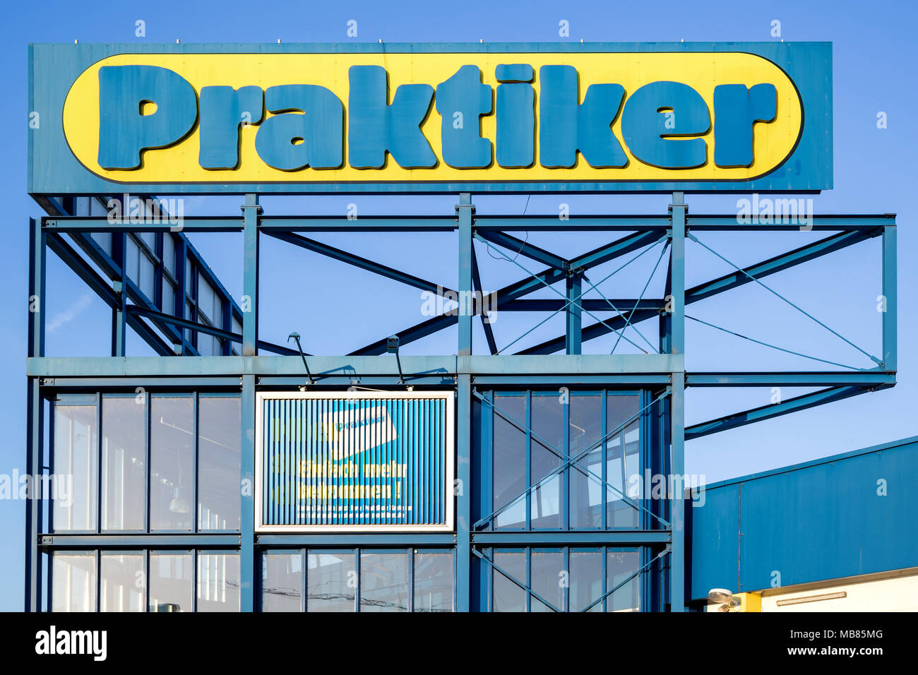 Ancien Vacant Praktiker hardware store à Cologne, Allemagne. Praktiker AG a déposé son bilan le 11 juillet 2013. Banque D'Images