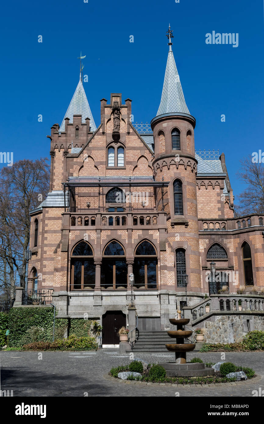 Hôtel particulier de Siebengebirge Bonn Allemagne Hirschburg Ciel Bleu Voyages. Banque D'Images