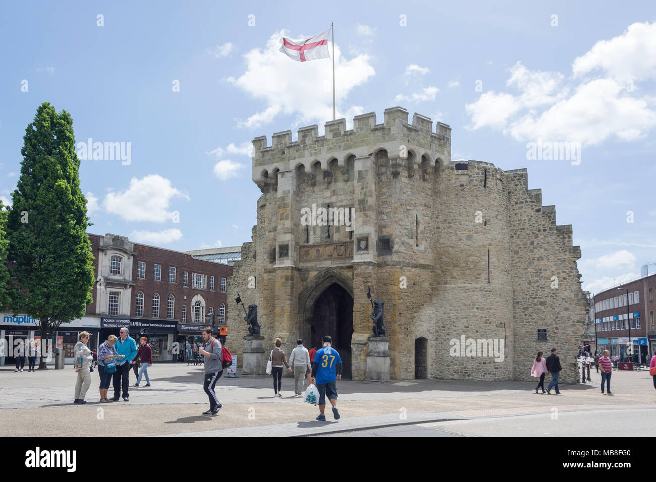 Le 12ème siècle de Bargate au-dessus de Bargate Street, Old Town, Southampton, Hampshire, Angleterre, Royaume-Uni Banque D'Images