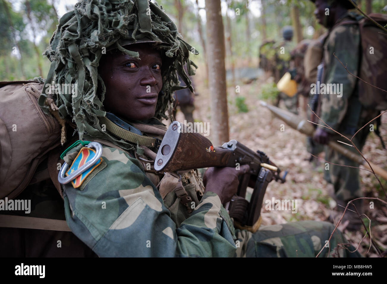 Un soldat congolais au cours d'opérations contre la milice rwandaise appuyée M23 Banque D'Images