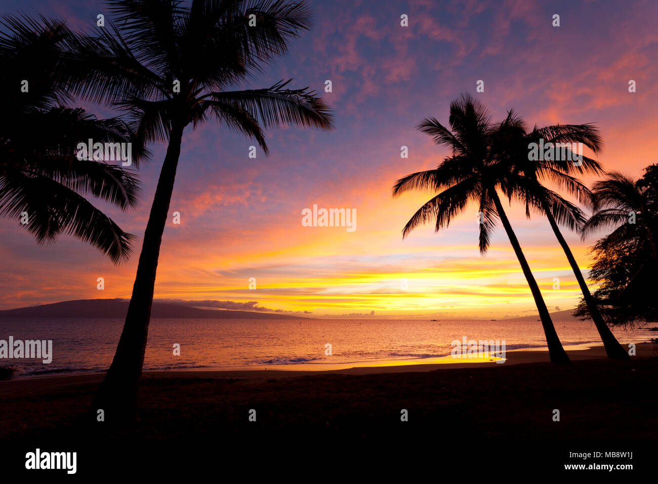 Coucher du soleil à Lahaina, Maui, Hawaï. Banque D'Images