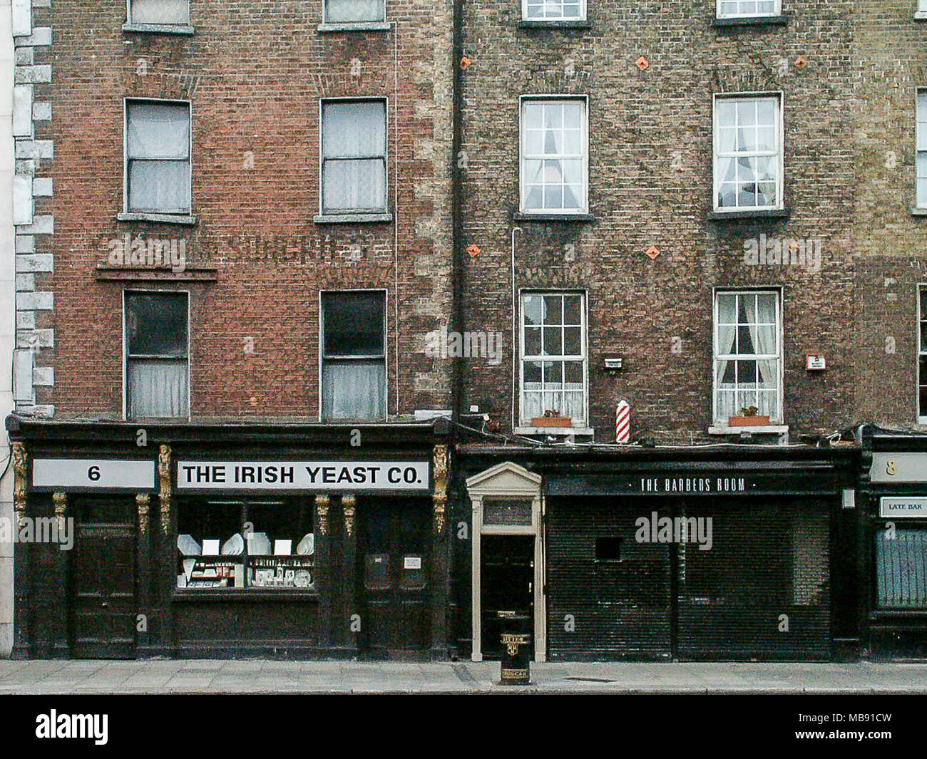 DUBLIN-JUIN 22:vue d'un immeuble typique du centre-ville de Dublin, Irlande,juin 22,2003,sur. Banque D'Images