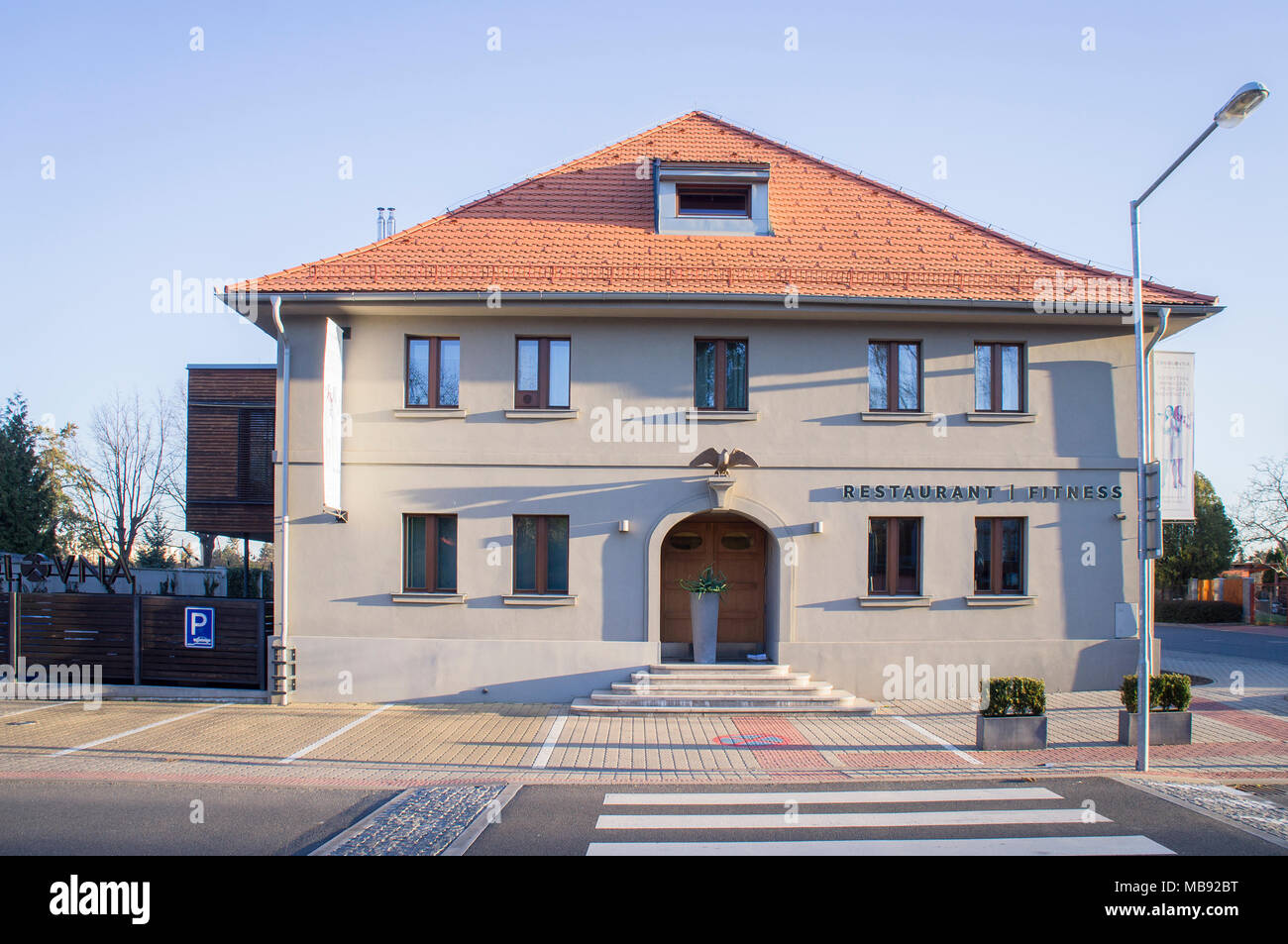Sokolovna Pruhonice, Restaurant, salle de remise en forme Banque D'Images