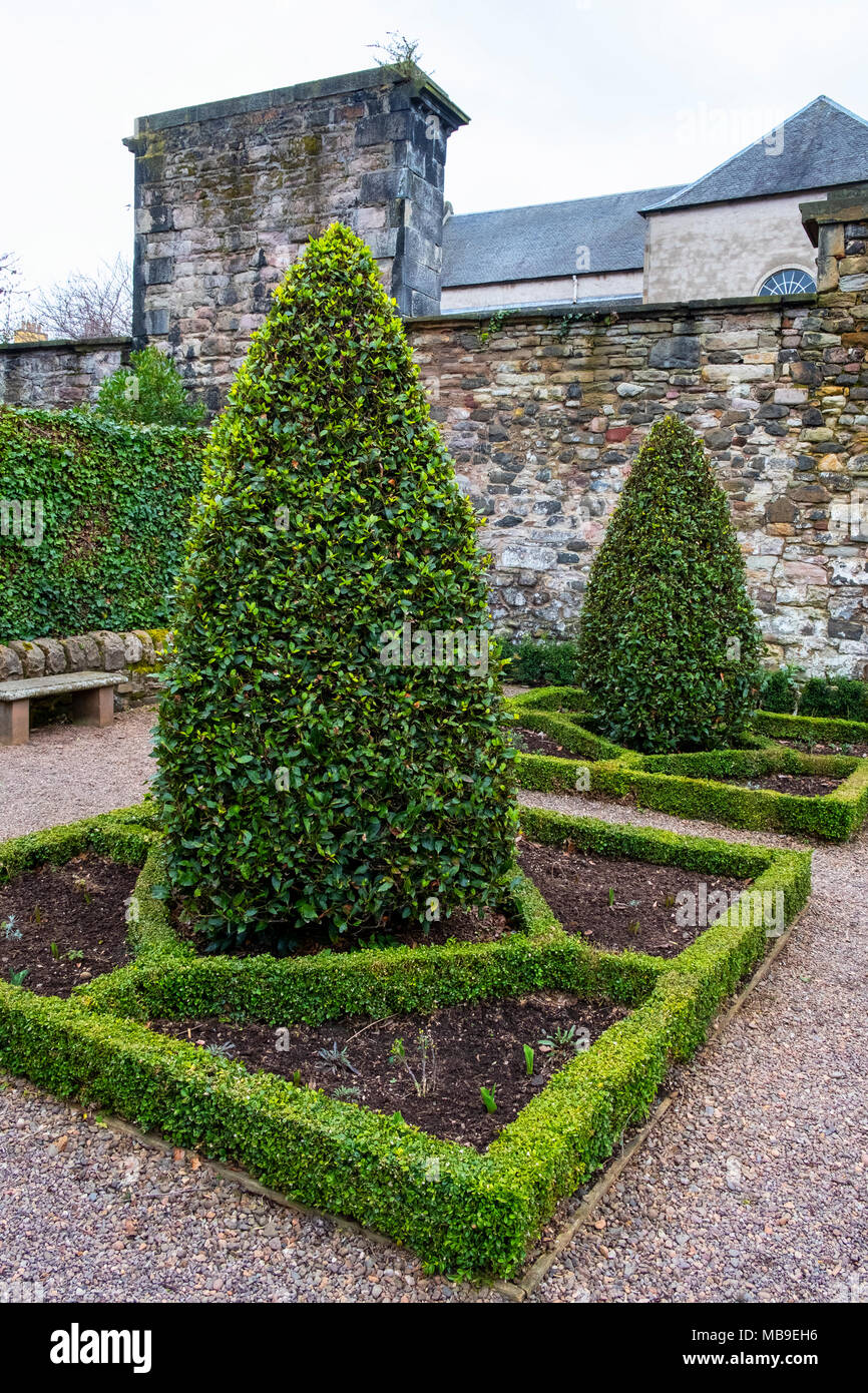 Vue sur Jardin en Dunbars Dunbars Fermer sur Royal Mile ( High Street) dans la vieille ville d'Édimbourg, Écosse, Royaume-Uni Banque D'Images