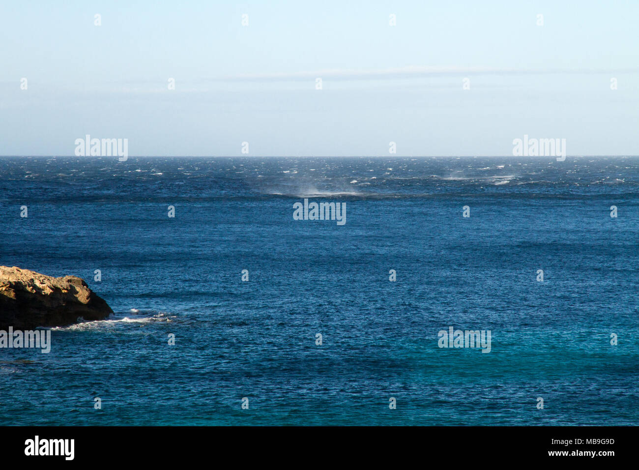 Le vent sur l'eau de mer, vue sur la méditerranée Banque D'Images