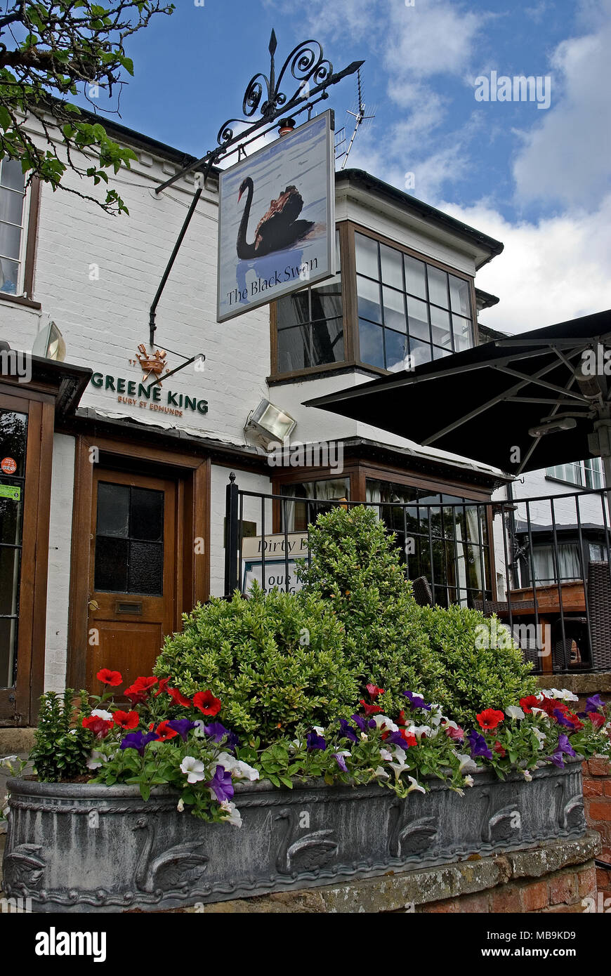 Stratford upon Avon et le fameux canard sale ou Black Swan public house. Banque D'Images