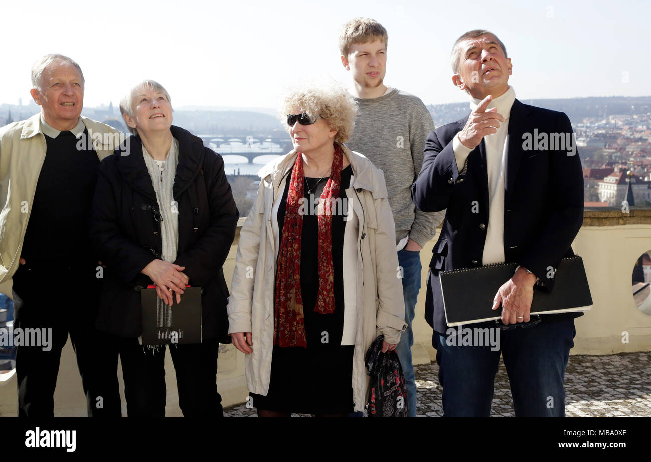 Prague, République tchèque. 07Th avr, 2018. Villa Kramar du gouvernement a été ouvert au public pour la première fois cette année à Prague, en République tchèque, le 7 avril 2018. Le premier ministre tchèque dans la résignation Andrej Babis (à droite) a accueilli les invités. Photo : CTK Michaela Rihova/Photo/Alamy Live News Banque D'Images