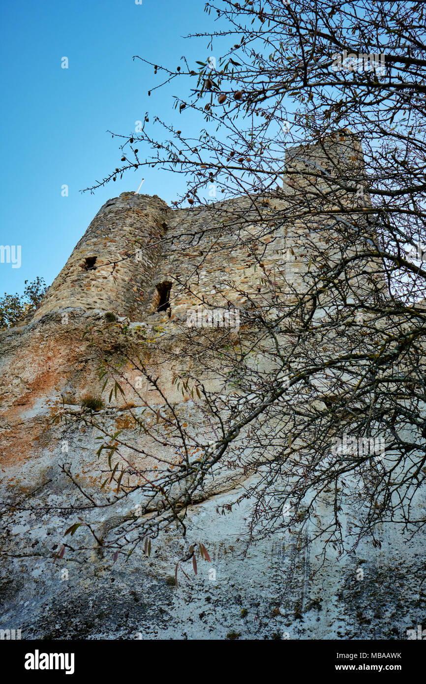 Le fort médiéval d'Aiguèze, une commune française, située dans le département de France qui surplombe la gorge de l'Ardèche. Banque D'Images