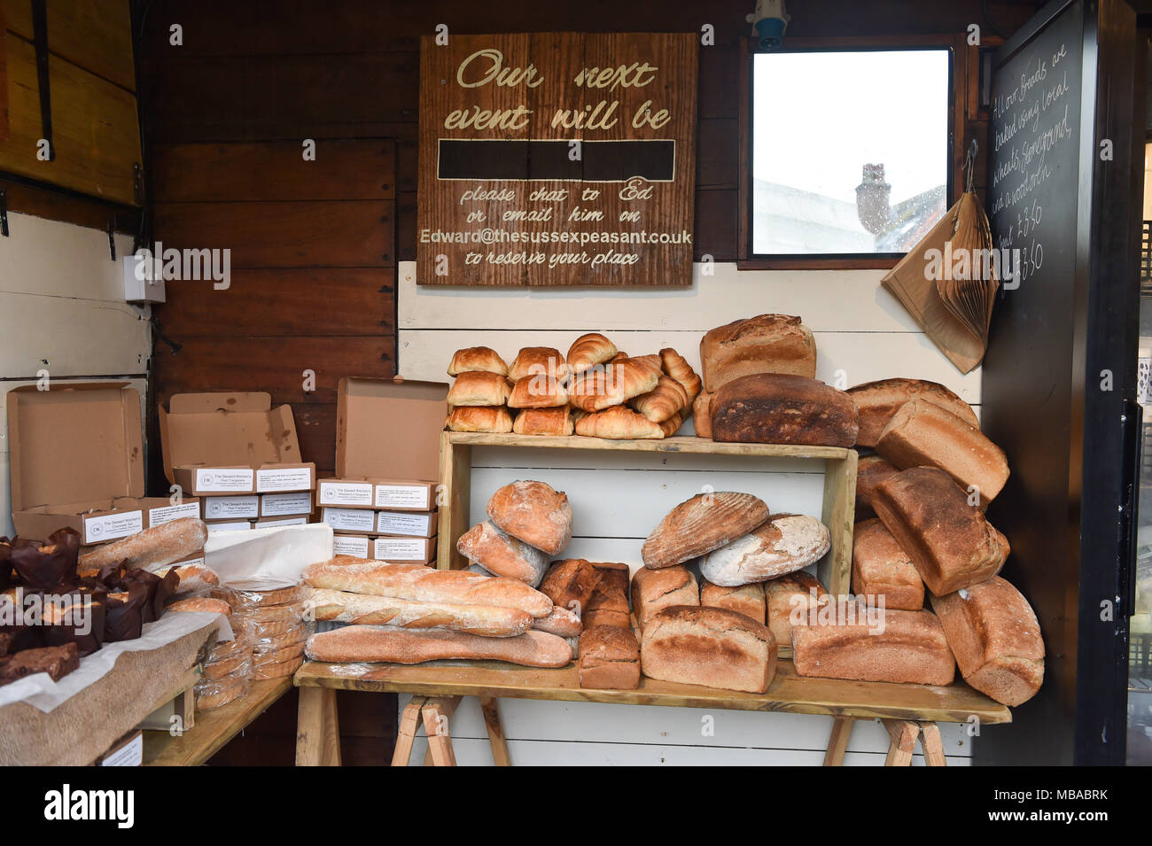 En vente à pain paysan Sussex farm shop mobile mise en place à côté de la poivrière à Queen's Park à Brighton . Banque D'Images