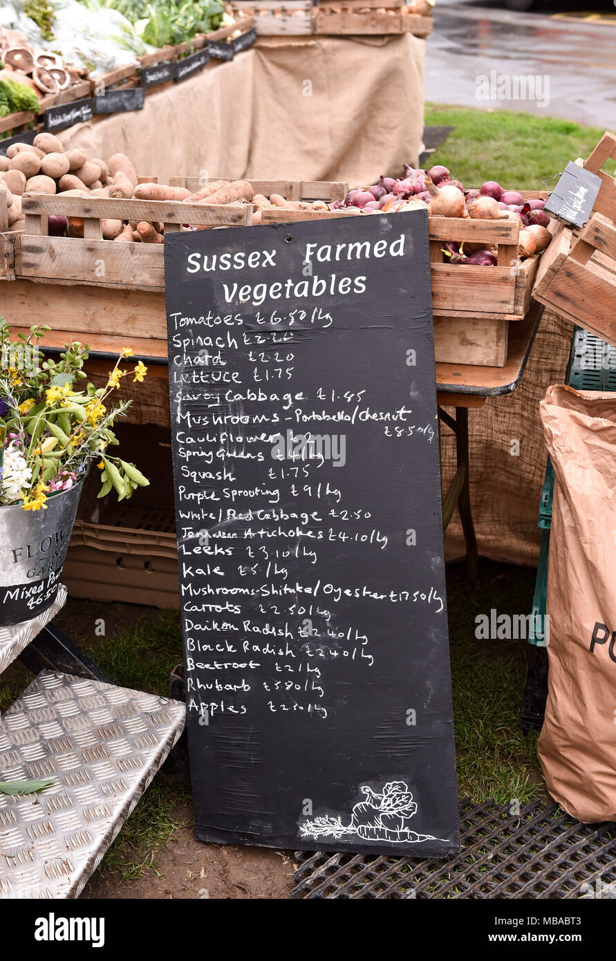 Le paysan Sussex farm shop mobile mise en place à côté de la poivrière à Queen's Park à Brighton . Banque D'Images