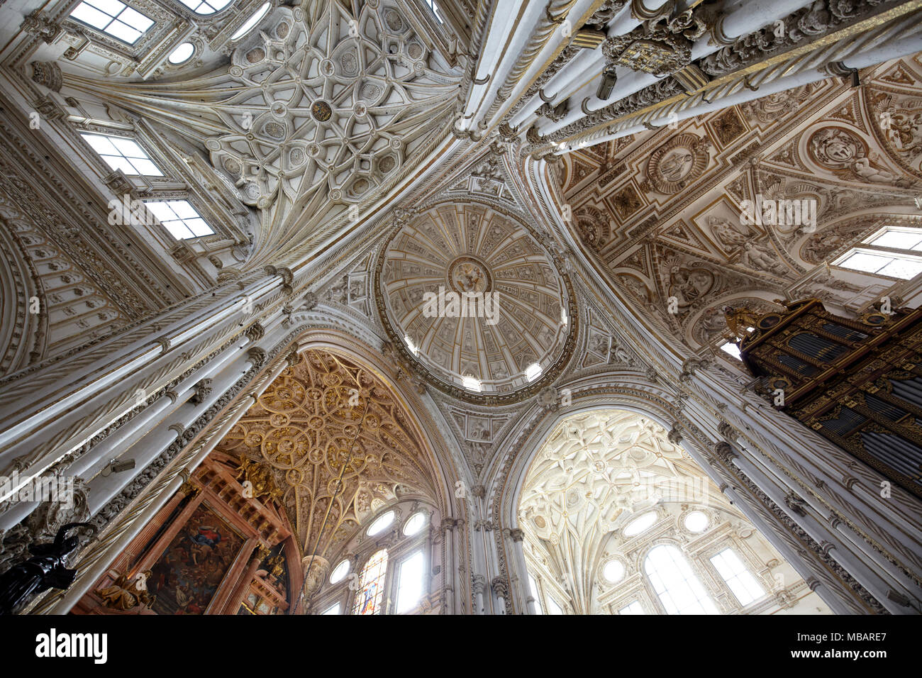 Le plafond de la mosquée-cathédrale de Cordoue, Andalousie, Espagne Banque D'Images