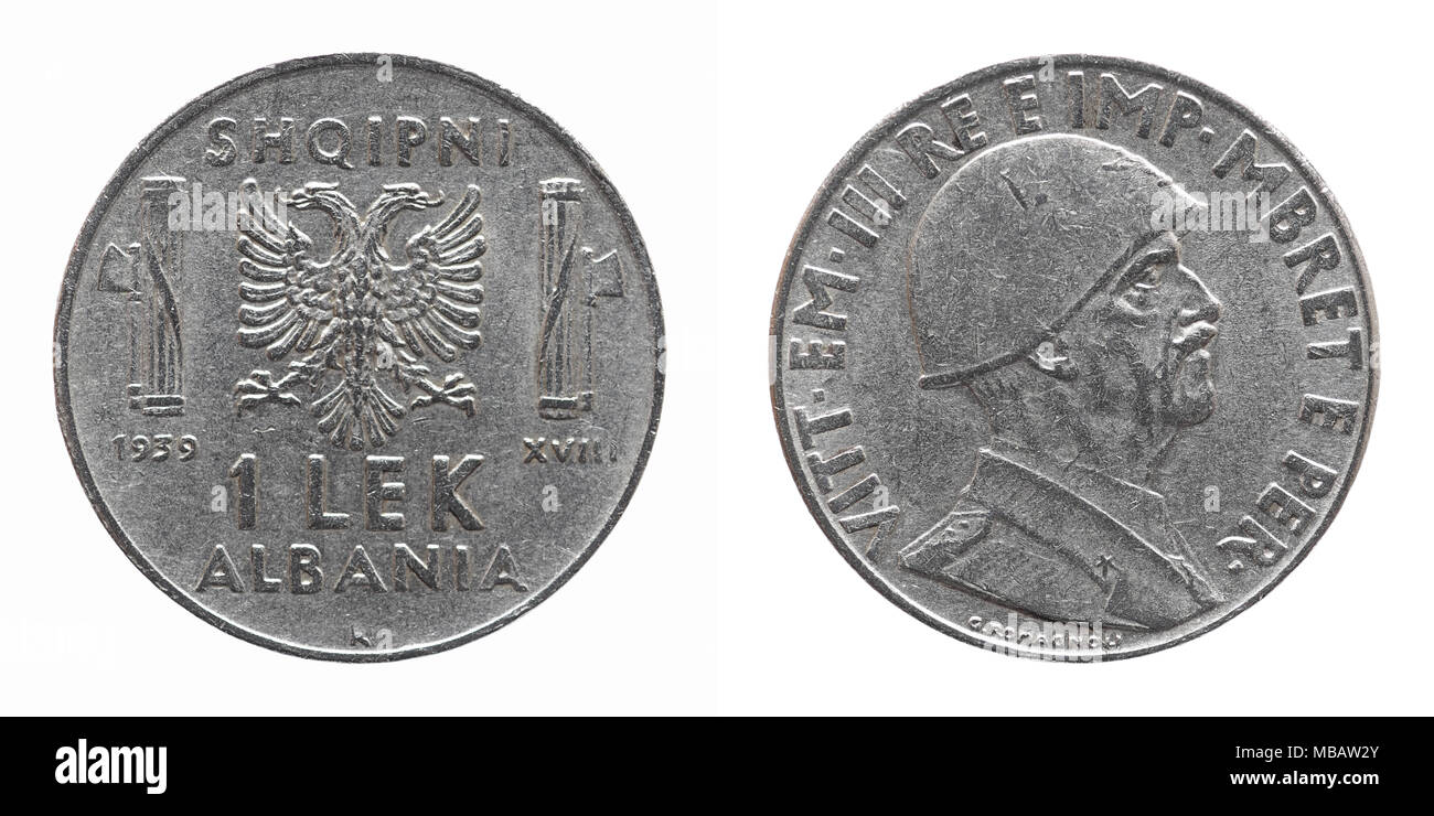 1 Lek albanais vieux coin avec Victor Emmanuel III, roi et empereur (Vittorio Emanuele III Re e Imperatore en italien), circa 1939 isolated over white b Banque D'Images