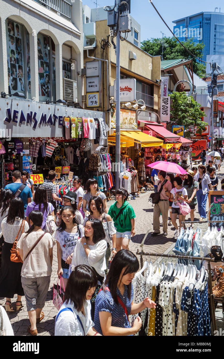 Tokyo Japon,Orient,Harajuku,Takeshita Dori,Street,shopping shopper shoppers magasin achats marché vendre,magasin magasins affaires entreprises,kanji,hi Banque D'Images