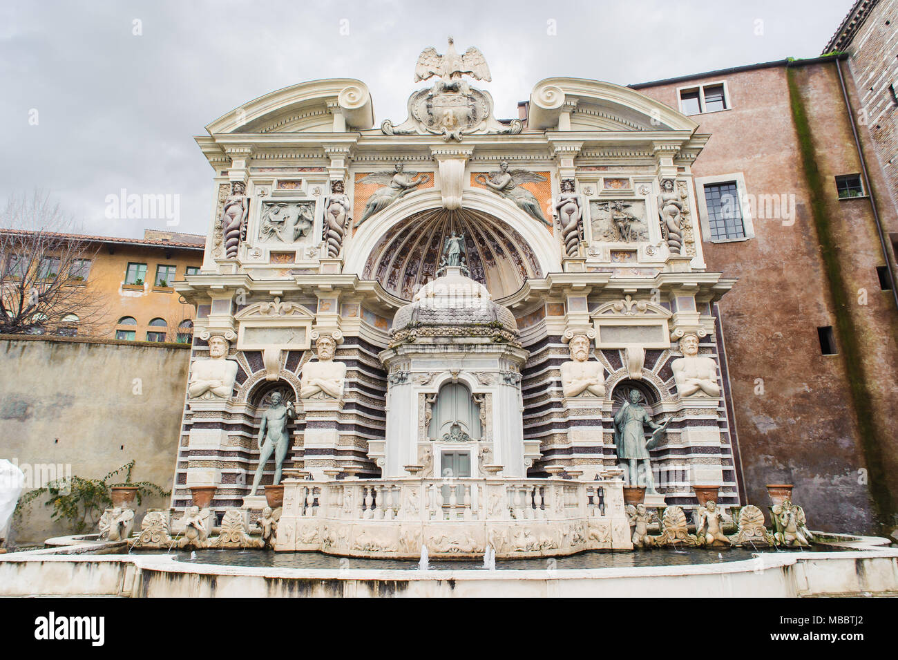 TIVOLI, ITALIE - 28 janvier 2010 : Fontana dell'Organo est une célèbre fontaine à la Villa d'Este à Tivoli, près de Rome, Italie. Banque D'Images