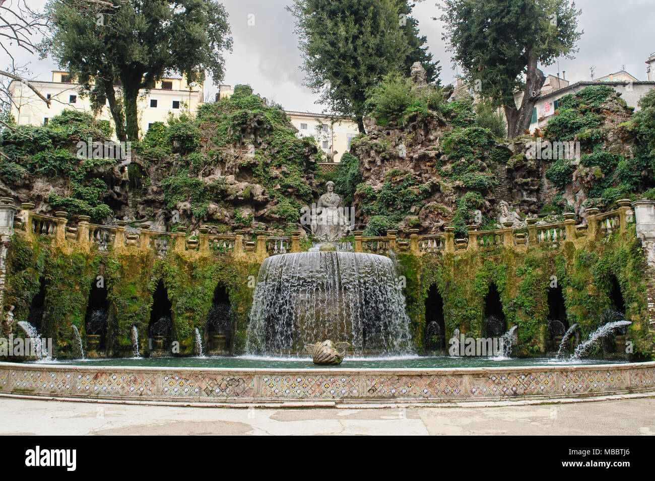 TIVOLI, ITALIE - 28 janvier 2010 : Fontana dell'Ovato est une célèbre fontaine à la Villa d'Este à Tivoli, près de Rome, Italie. Banque D'Images