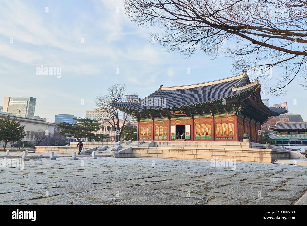 Séoul, Corée - 9 décembre 2015 : Junghwajeon, Deoksugung salle principale. Un palais Deoksugung est situé dans le centre de Séoul et a servi comme le ma Banque D'Images