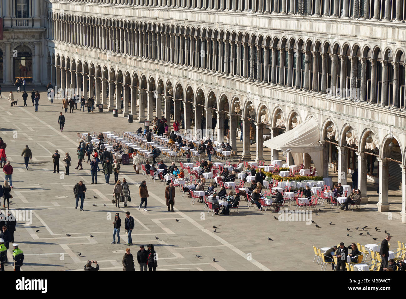 Venise, Italie - Février 19, 2016 : la Piazza San Marco à Venise. Venise est célèbre pour ses paramètres, et d'œuvres d'architecture. Une partie de Venise est resignat Banque D'Images