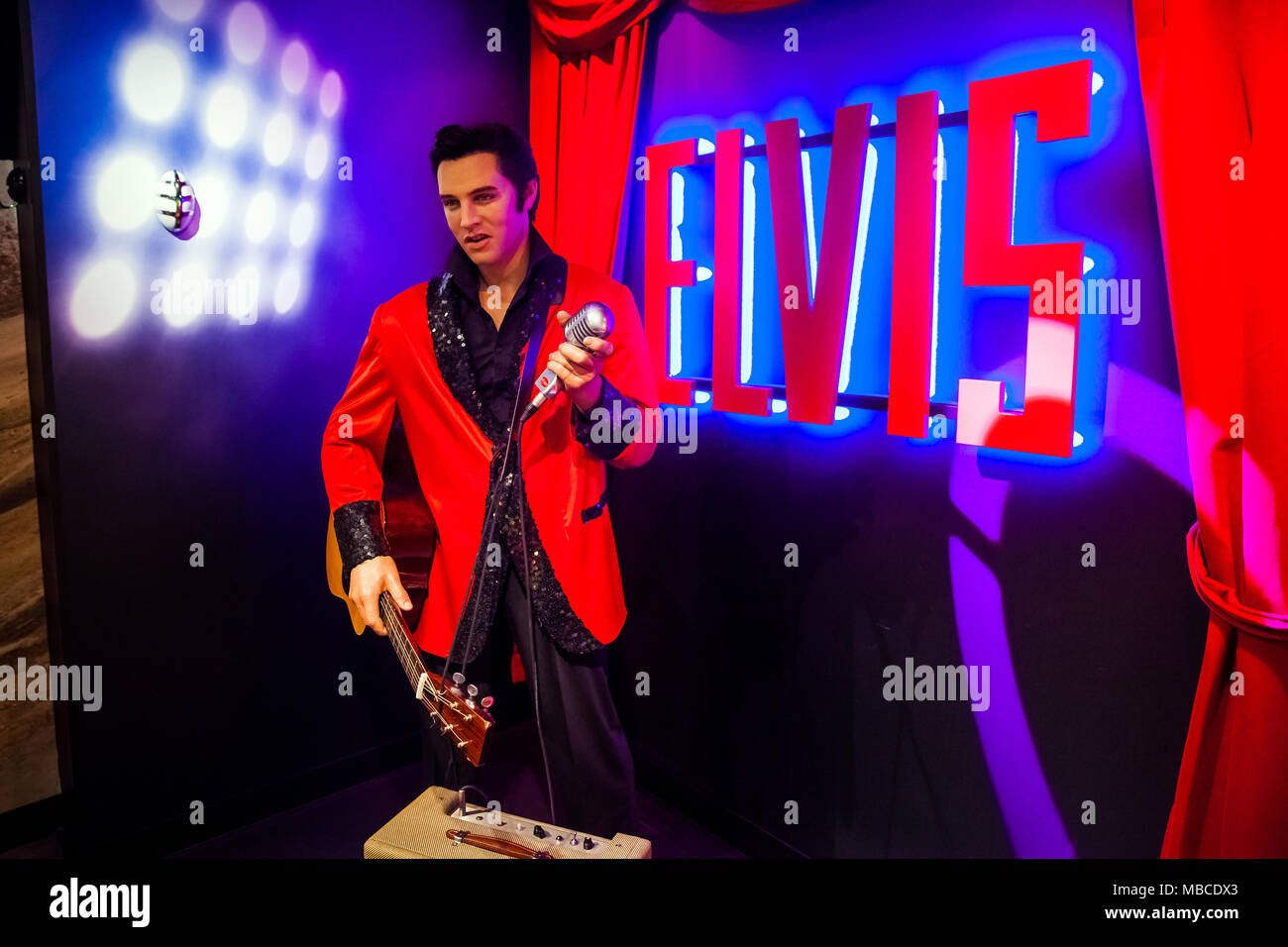 Cire du chanteur Elvis Presley en musée de cire Madame Tussauds à Amsterdam, Pays-Bas Banque D'Images
